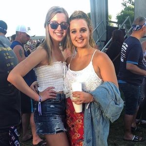 Meet your Posher, Macie